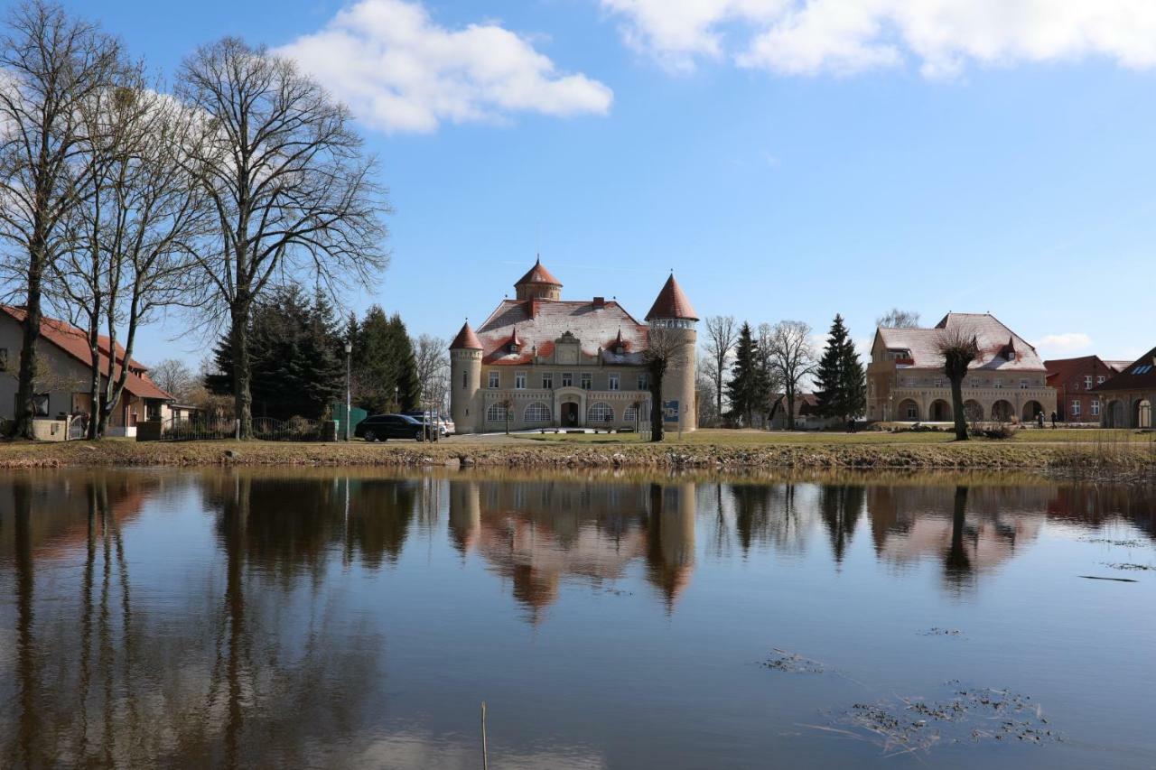 Stolpe auf UsedomSchloss Am Haffアパートメント エクステリア 写真